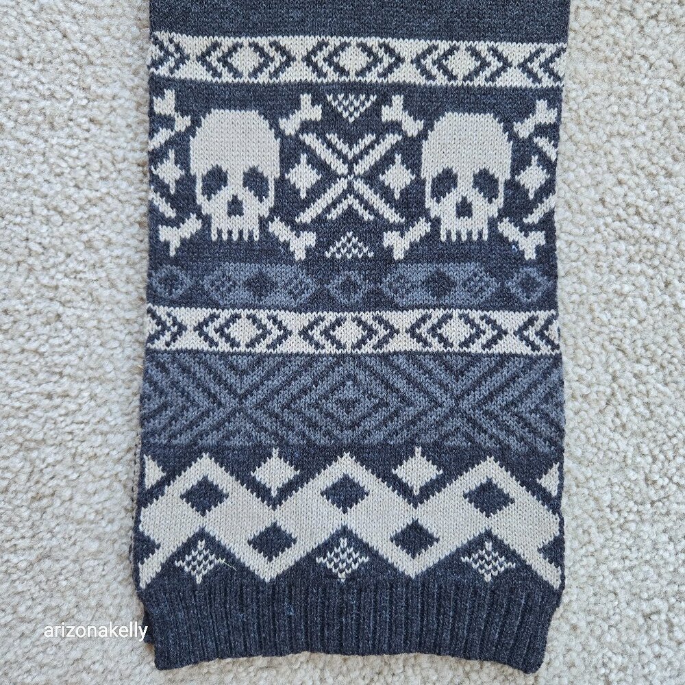 Knit Skull & Crossbones Fair Isle Scarf GAP